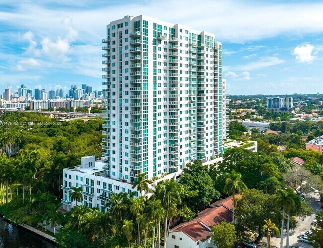 Foto del edificio - 1861 NW S River Dr