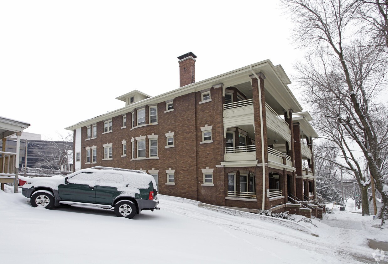 Primary Photo - 144-146 E Gorham St