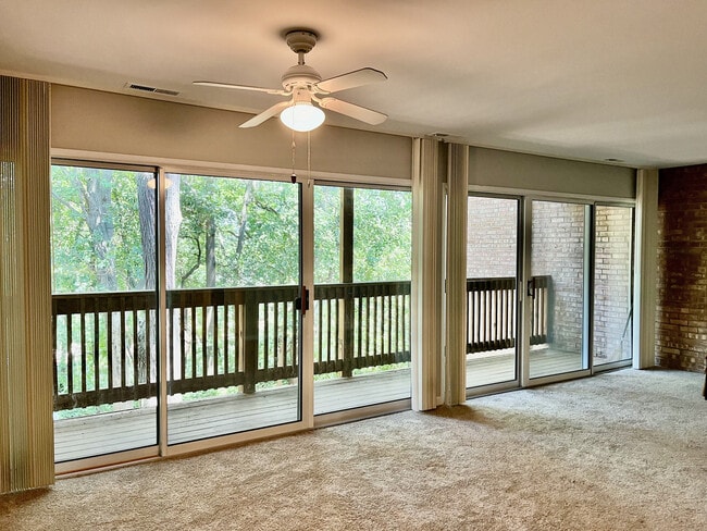 Building Photo - 5817 Oakwood Dr