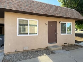 Building Photo - 1407 South Ave