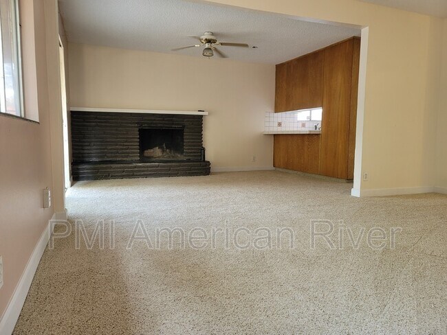 Building Photo - 2284 Zinfandel Dr