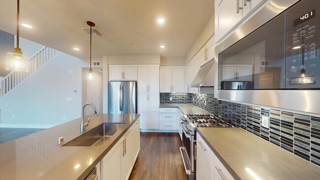 Building Photo - 44819 S Grimmer Blvd