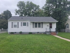 Building Photo - 104 Twin Oaks Dr