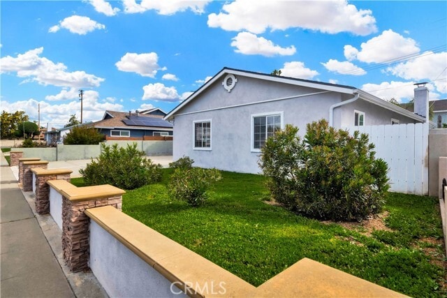 Building Photo - 471 N Seranado St