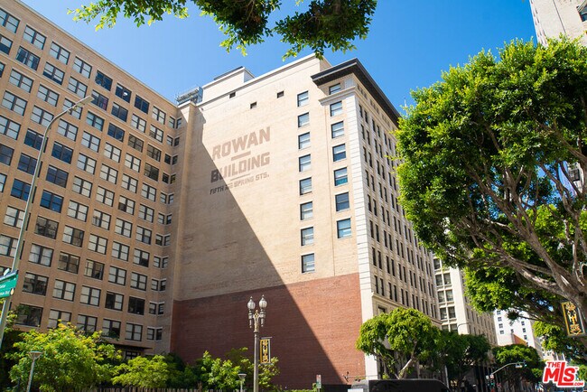 Foto del edificio - 460 S Spring St