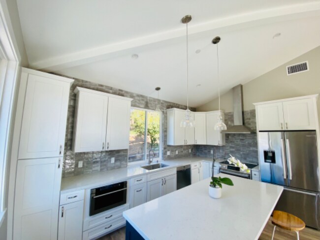 Building Photo - 3237 Lone Hill Ln