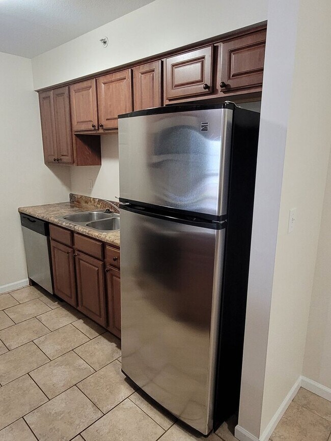 Building Photo - 2 Bed 2 Bath-Southampton Villas Condos  *1...