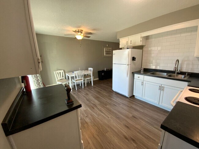 Foto del edificio - 3 Bedroom Home w/fenced yard - Hallsville ...