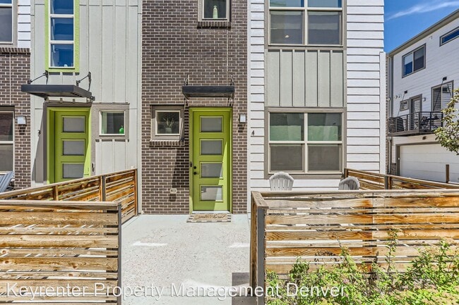 Building Photo - 3 br, 3.5 bath House - 4100 E Iliff Ave #4