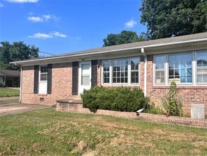 Building Photo - 402 Parrish St