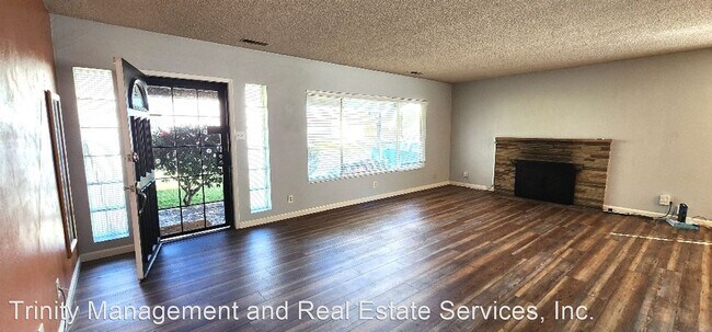 Building Photo - 3 br, 1.5 bath House - 103 Los Santos Court