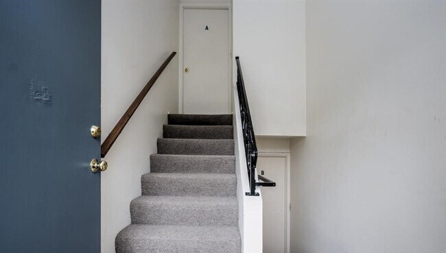 Foto del edificio - Helen Street Triplex