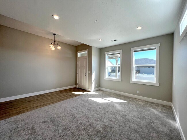 Foto del edificio - 2609 Sunray Ave