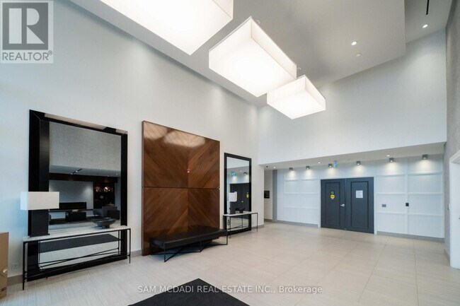 Building Photo - 102 Grovewood Common