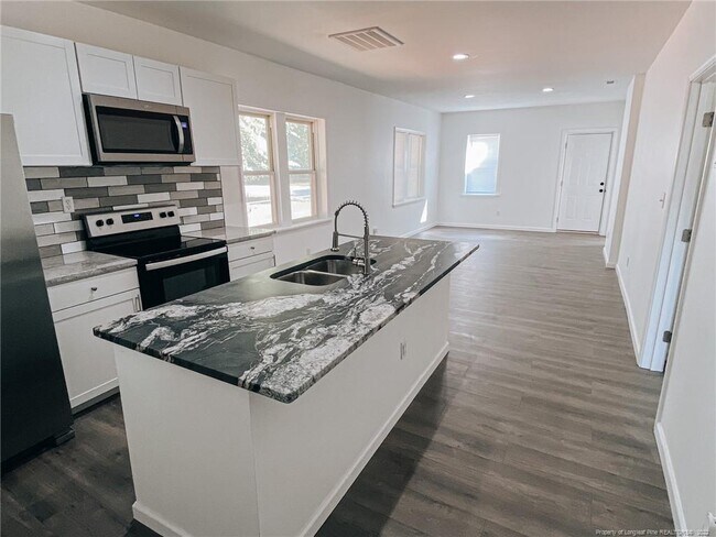 Building Photo - 308 Highland Ave