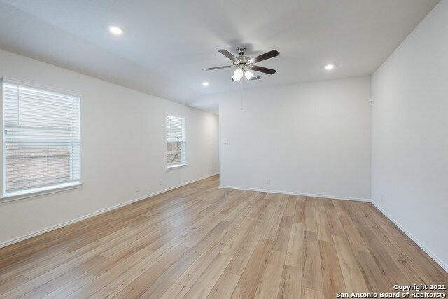 Foto del edificio - 3912 Claystone Canyon