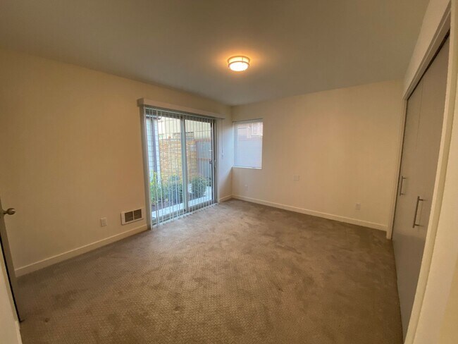Building Photo - 3Bd/2.5Ba Seattle House