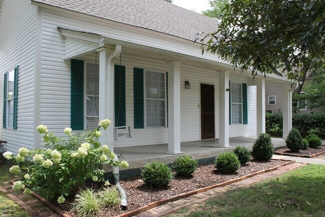Building Photo - 1130 Wills Ave