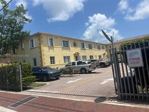 Building Photo - 1326 SW 6th St