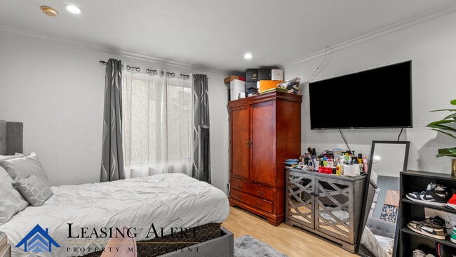 Building Photo - 24115 Evans Ave