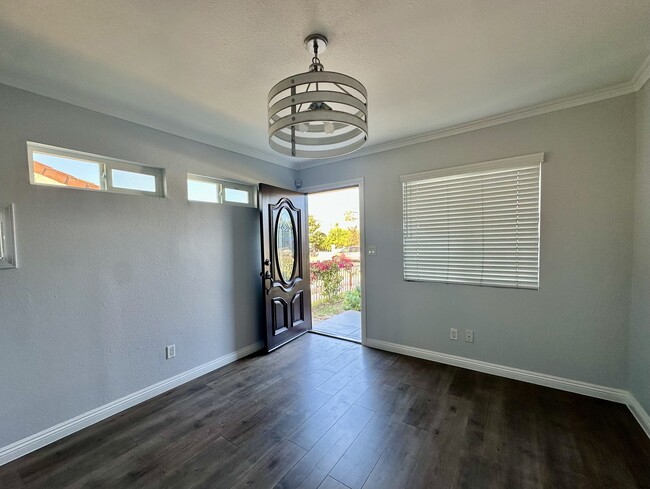 Foto del edificio - 4315 Kenwood Ave