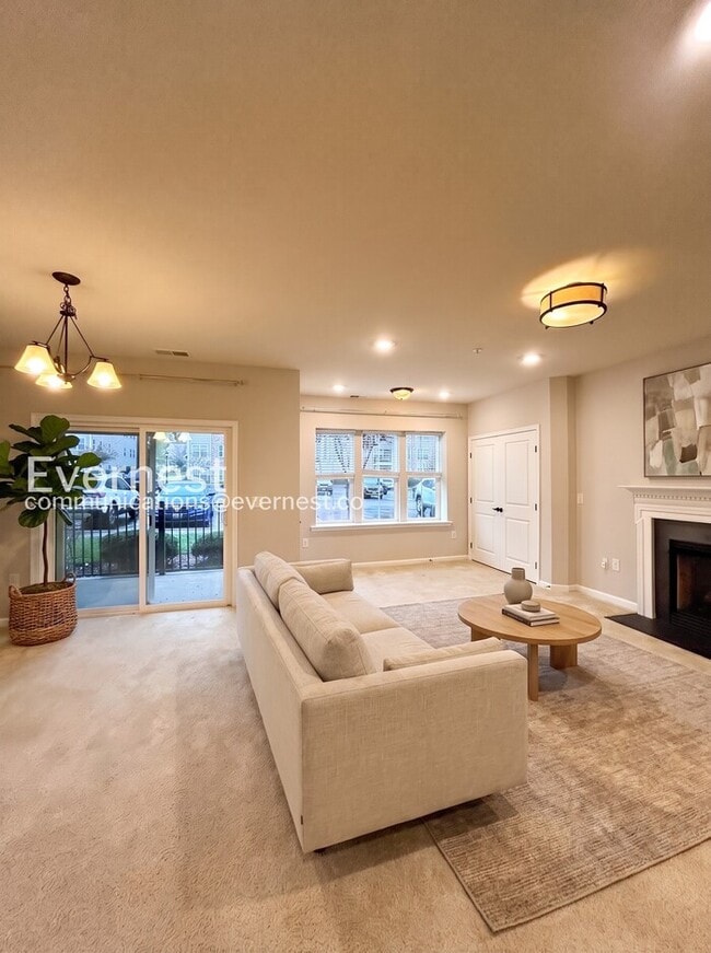 Building Photo - 14001 Briars Cir