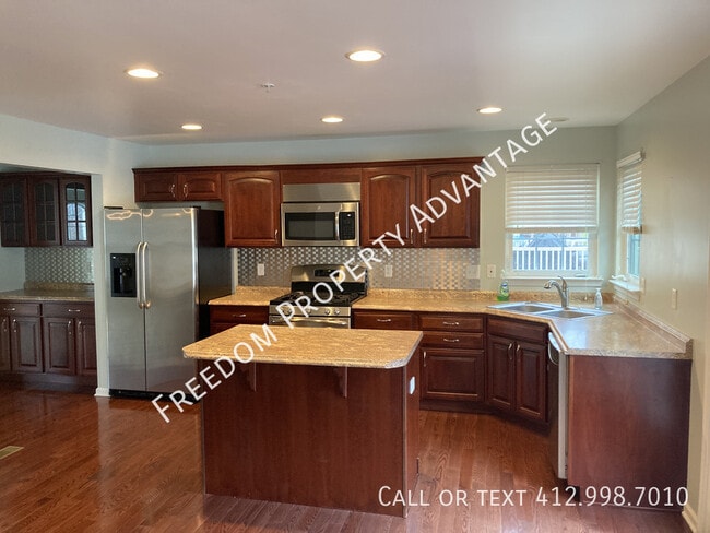 Building Photo - 333 Maple Ridge Dr