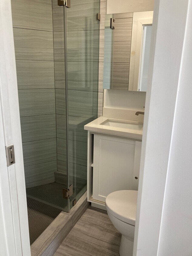 Remodeled Bathroom - 400 15th Pl