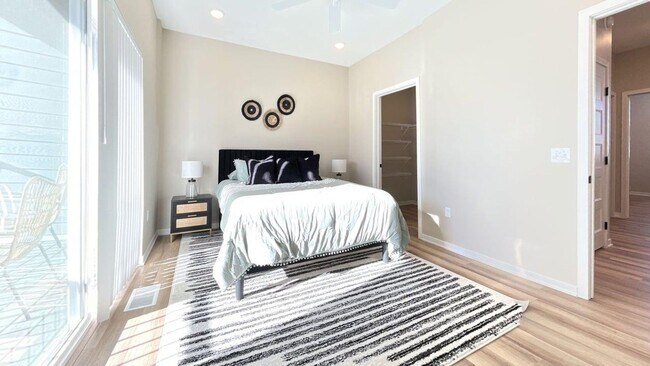 Foto del edificio - The Pines of Rochester | Specials Available