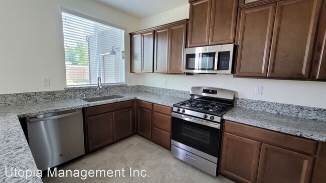 Building Photo - 4 br, 2.5 bath House - 69 Aurum Park Ct