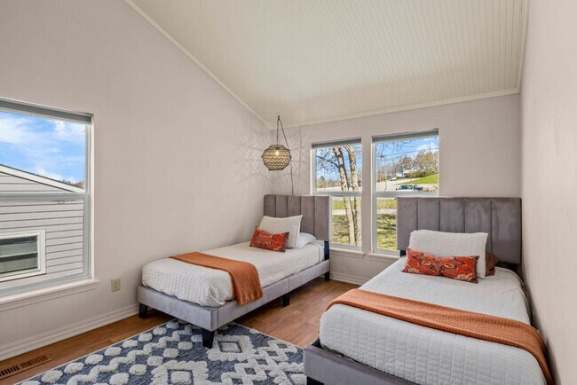 Foto del edificio - 145 Baxter Ln