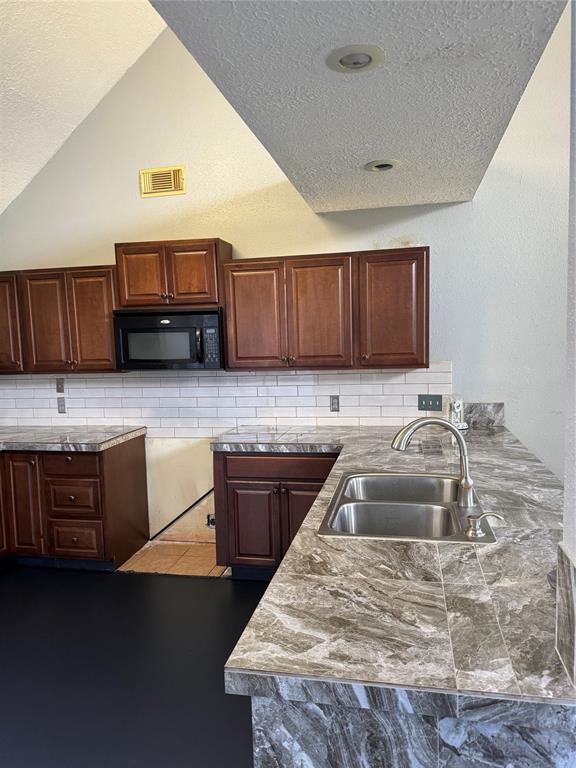 Building Photo - 13215 Fountain Crest Dr