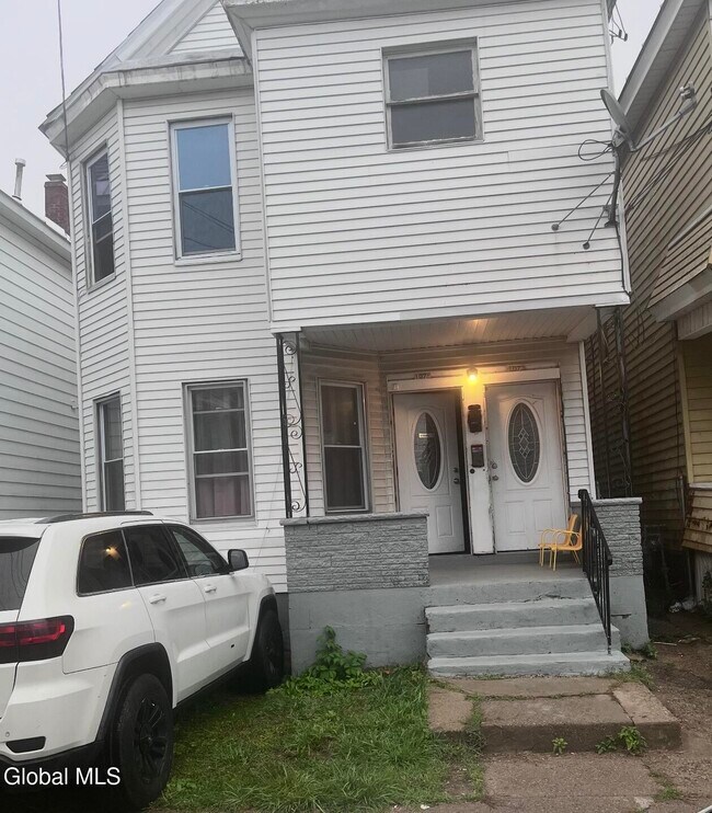 Foto del edificio - 1075 Pleasant St