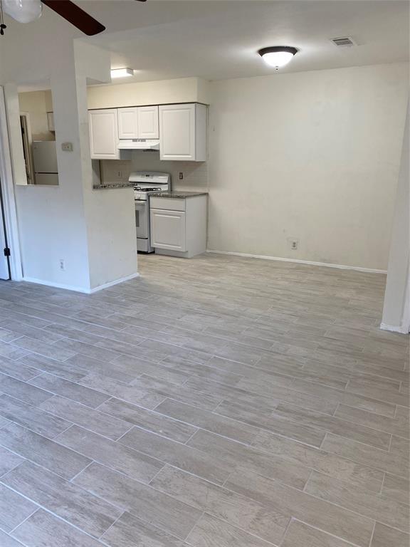 Building Photo - 12412 Deer Falls Dr