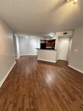 Building Photo - 701 Vista Isles Dr