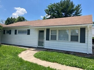 Building Photo - 2017 N Sterling Ave
