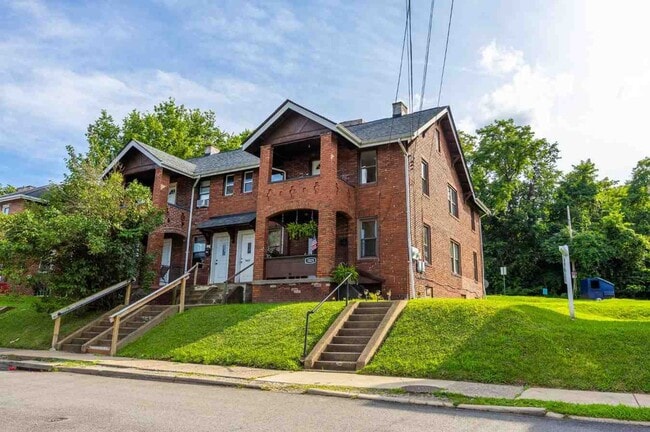 Building Photo - 1037 N 6th St