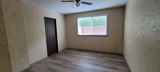 Building Photo - Private, quiet and beautiful location! 4 o...