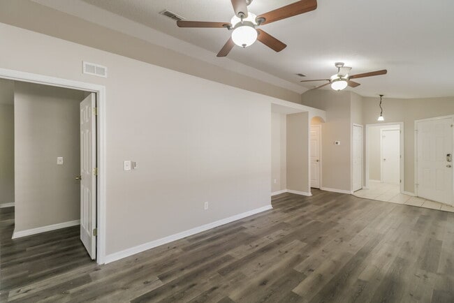 Building Photo - 28651 Seashell Ct