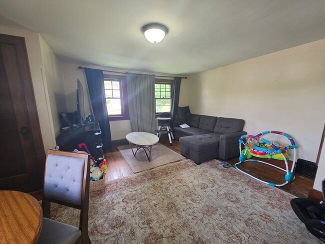 Building Photo - 308 S Willow St