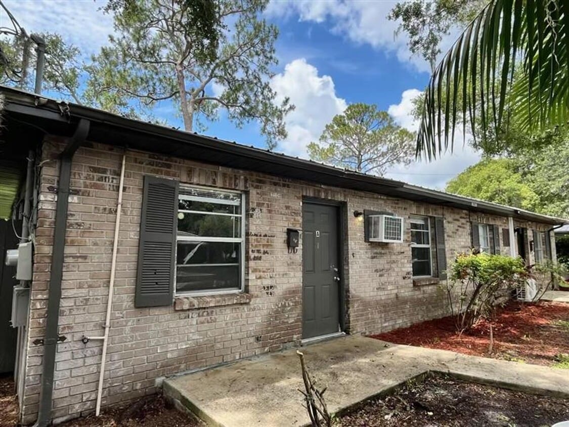 Primary Photo - 2 BED 1 BATH READY TO RENT IN PLANT CITY!