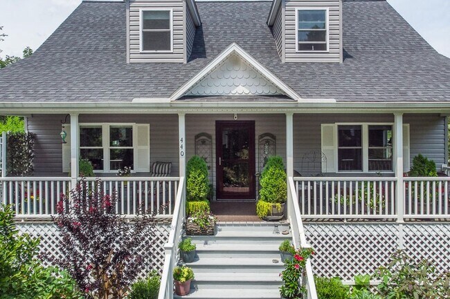 Foto del edificio - Single Family within walking distance to W&L, VMI and Waddell Elementary