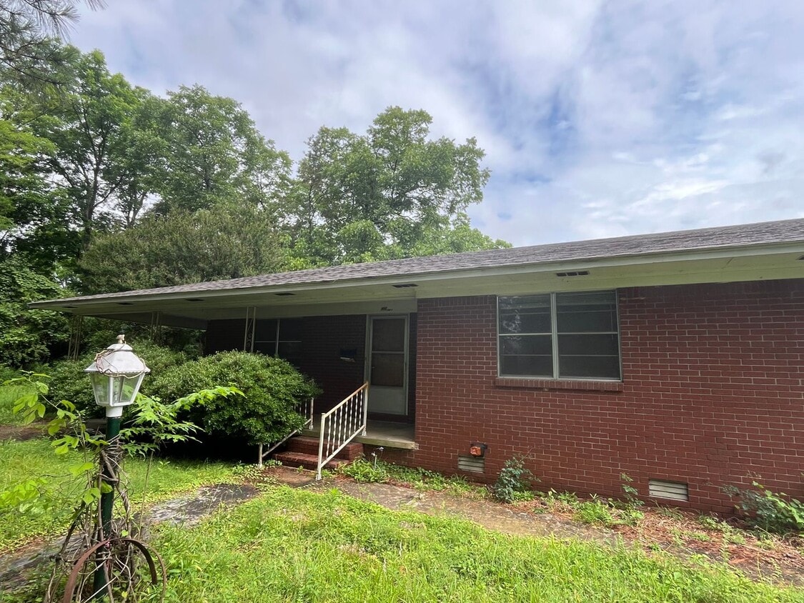 Primary Photo - 105 Ave 3 NW