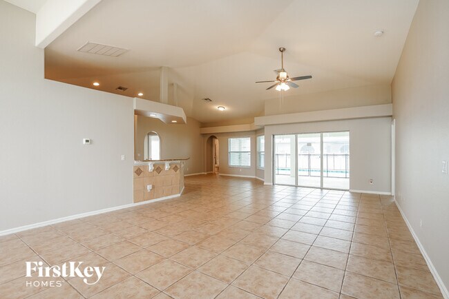Foto del edificio - 3720 SW 16th Pl