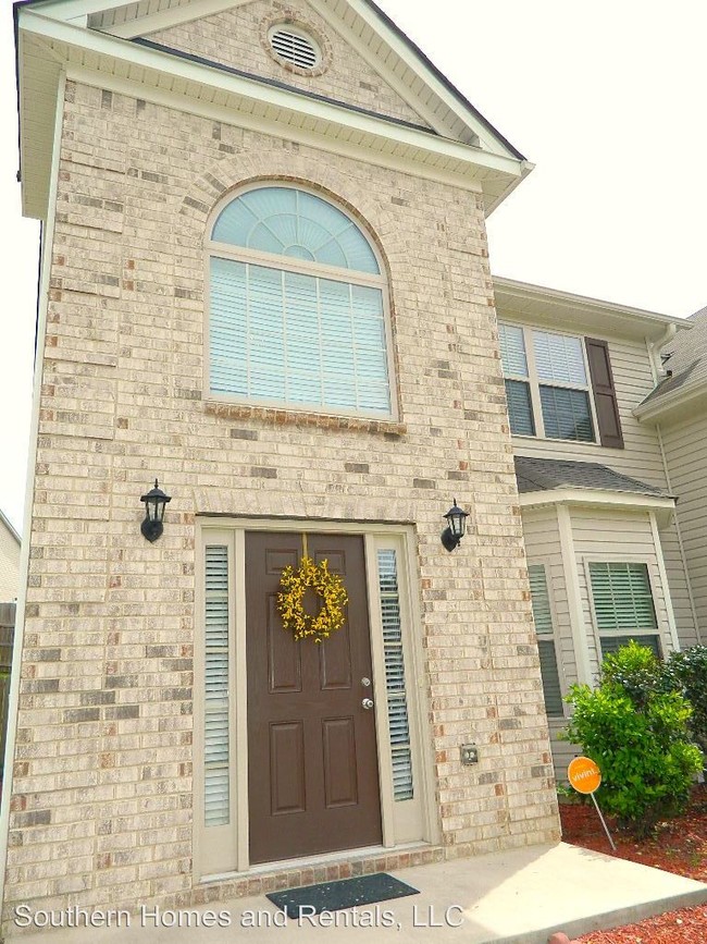 Building Photo - 489 Lory Ln