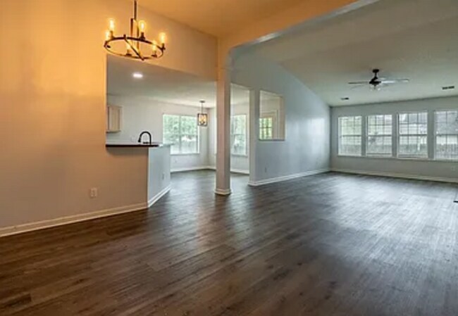 Foto del edificio - 112 Edgecliff Way