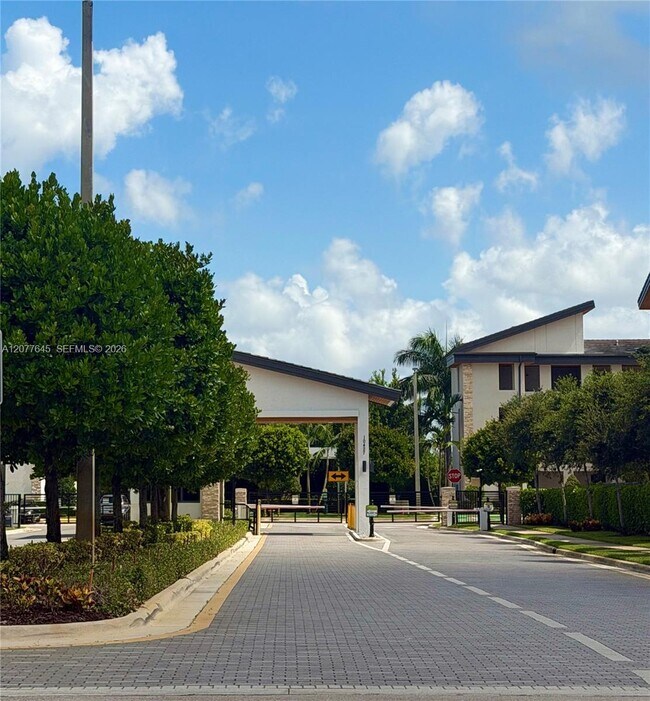Foto del edificio - 10455 NW 82nd St