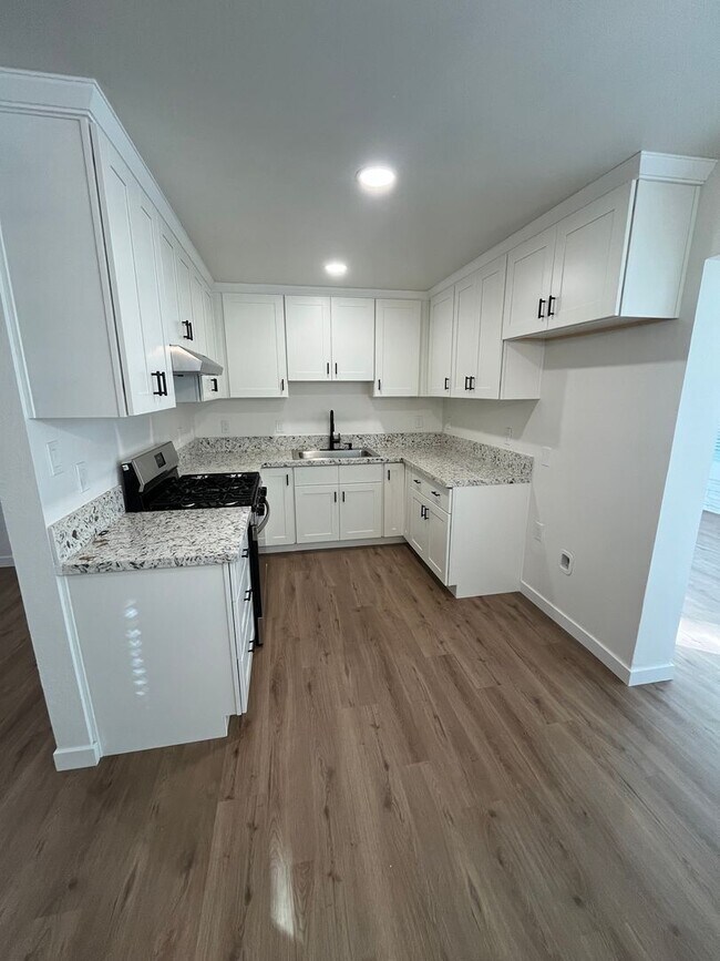 Foto del edificio - 230 S Murray Ave