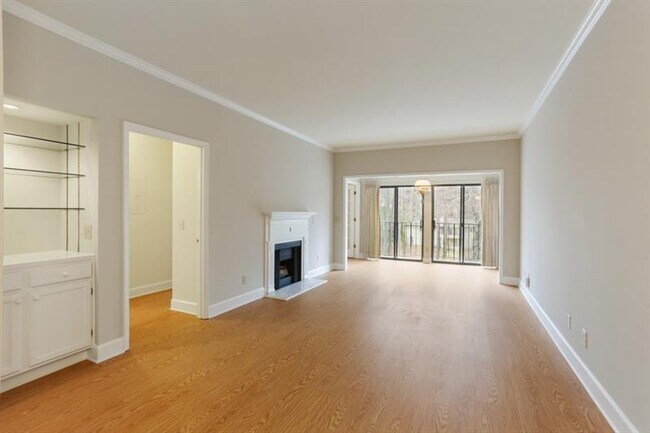 Building Photo - 3071 Lenox Rd NE