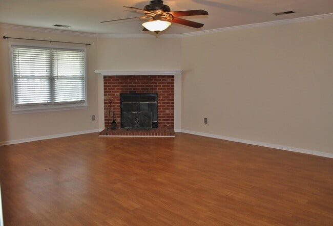 Foto del edificio - Adorable 3-Bedroom Ranch w/Community Pool,...